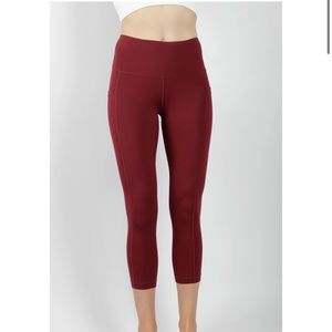 NWT Yogalicious LUX Hi-Rise Side Pocket Capri Length Yoga Size XS